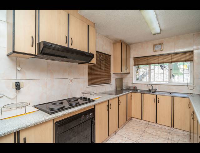 4 BEDROOM HOUSE FOR SALE IN SYDENHAM